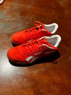 Reebok Coral Sneakers | Kid's 5 / Women’s 7 | Athletic Shoes
